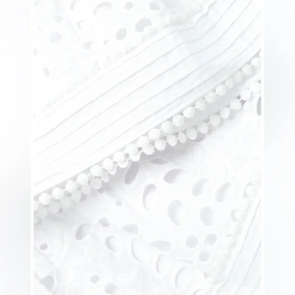 Lilly Pulitzer Lucinda Dress in Resort White Large Petal Eyelet - Picture 5 of 7